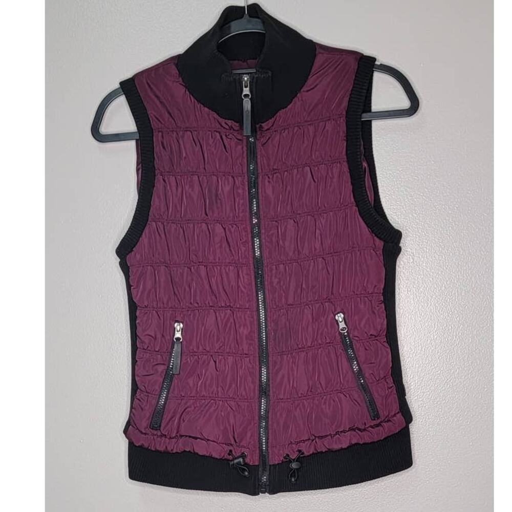 Calvin Klein performance vest with smartphone pocket size medium